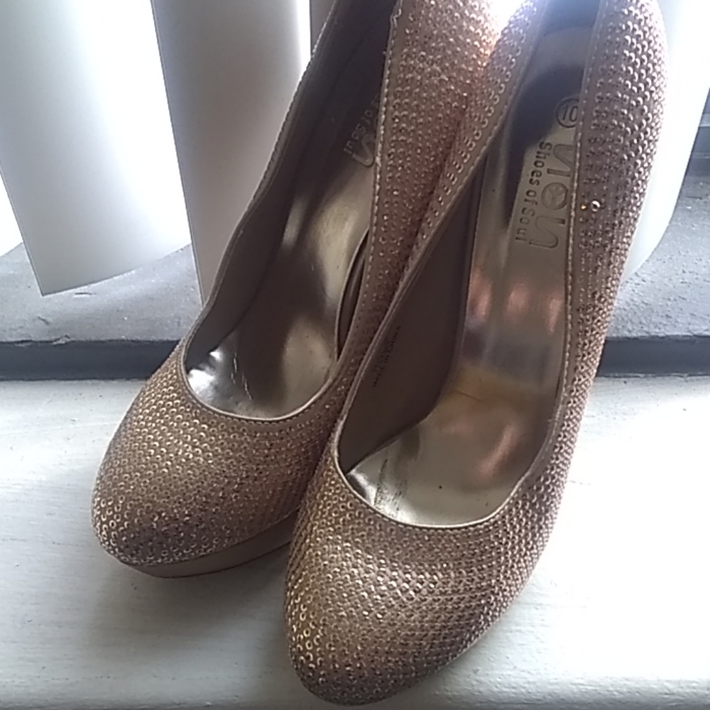 Gold sequins heels